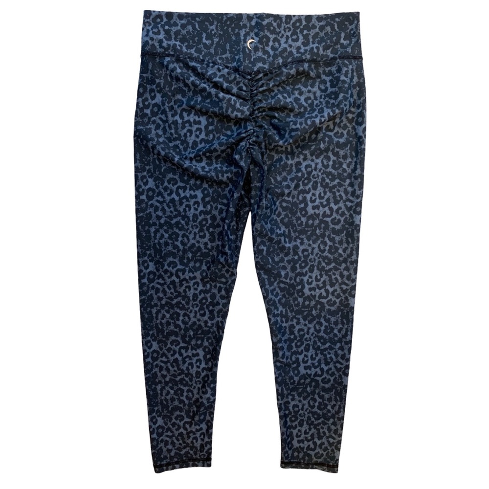 ZYIA Active Stone Leopard Scrunchy Light and Luxe Leggings - Picture 2 of 7